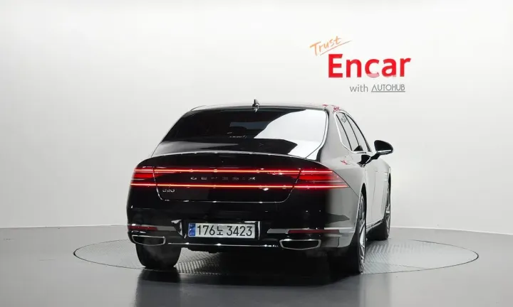 Genesis G90