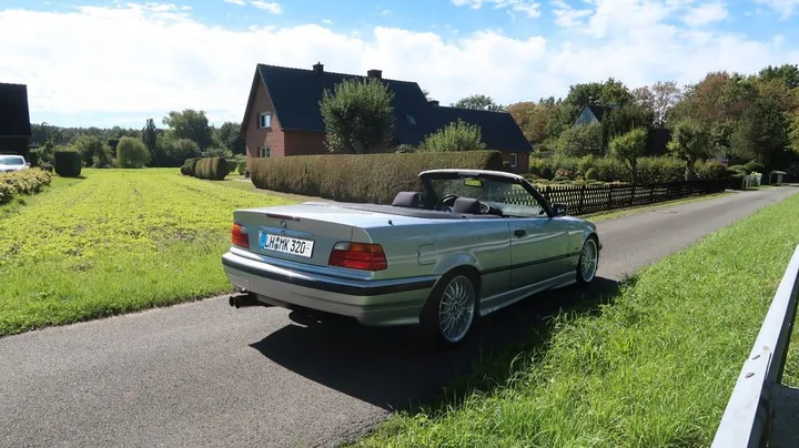 BMW 320