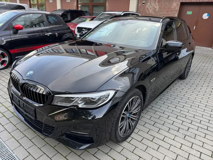 BMW 330