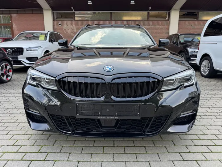 BMW 330