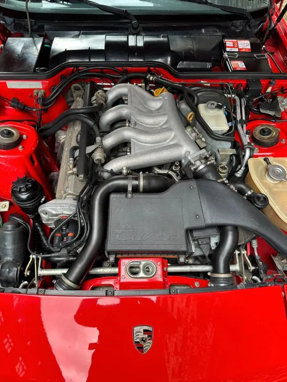 Porsche 944
