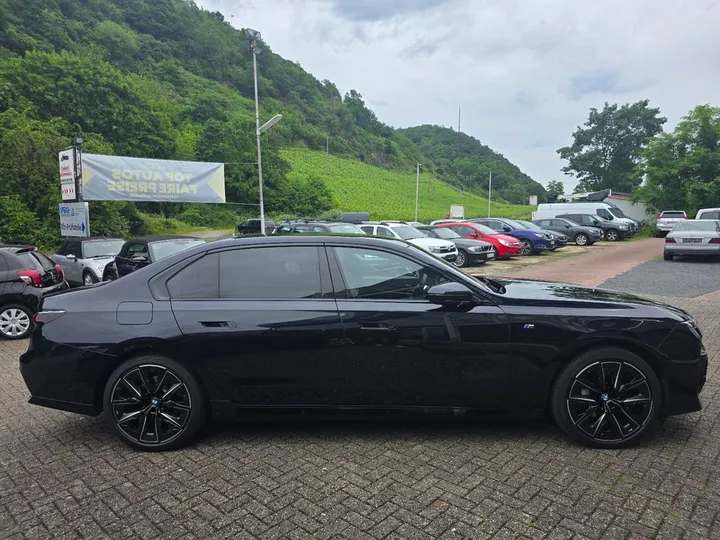 BMW 740