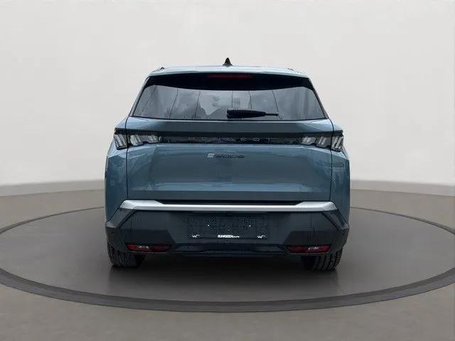 Peugeot e-5008