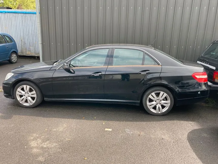 Mercedes-Benz E 220