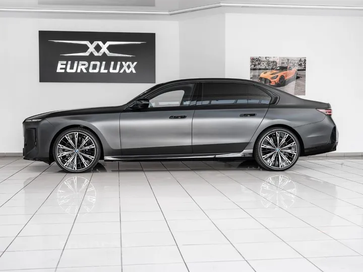 BMW 740