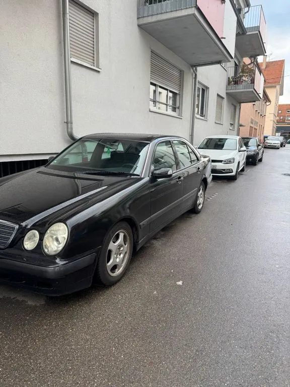Mercedes-Benz E 270