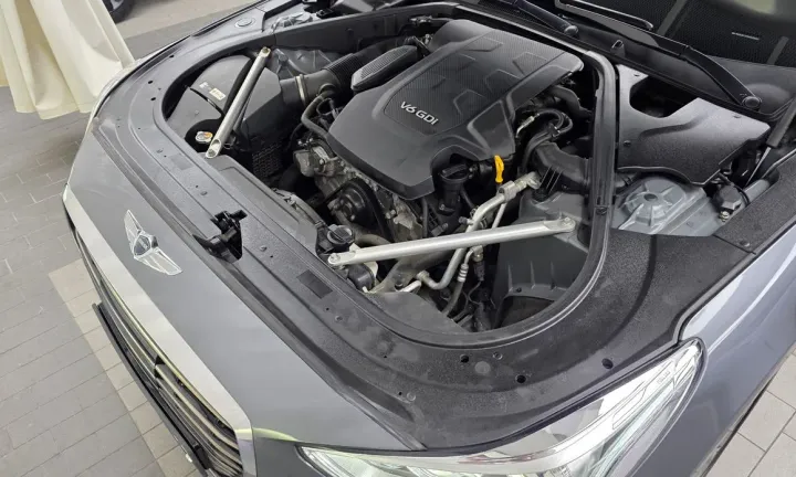 Genesis EQ900