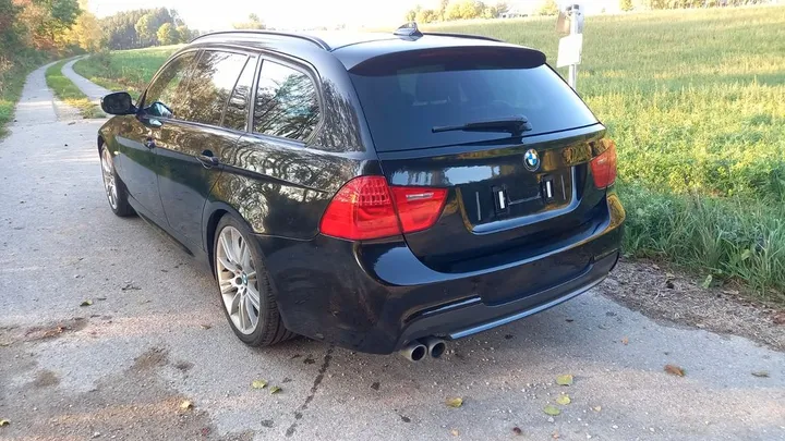 BMW 330