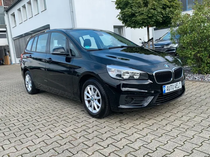 BMW 216