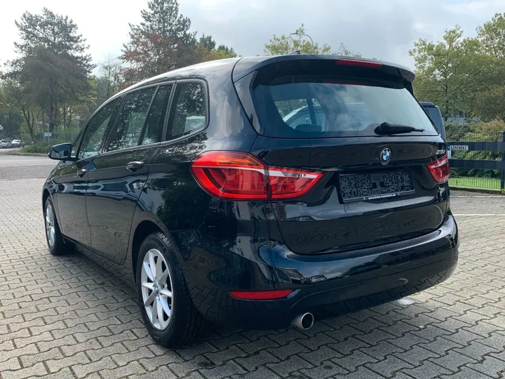 BMW 216