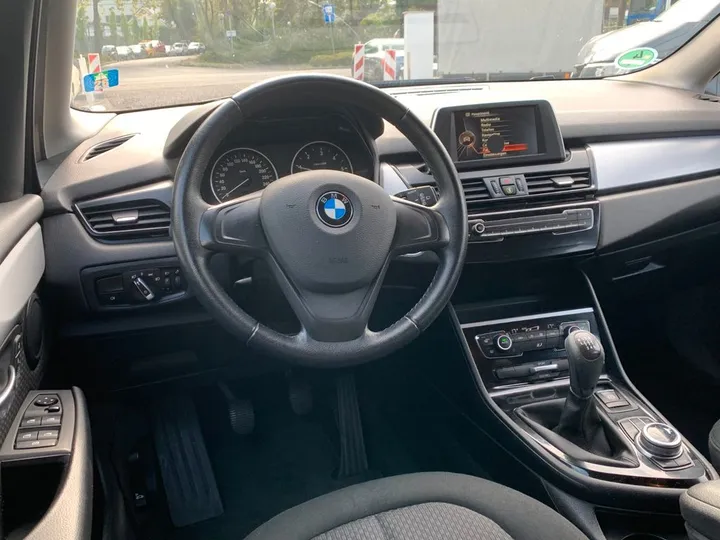 BMW 216