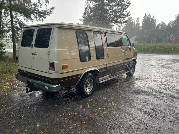 Chevrolet Chevy Van