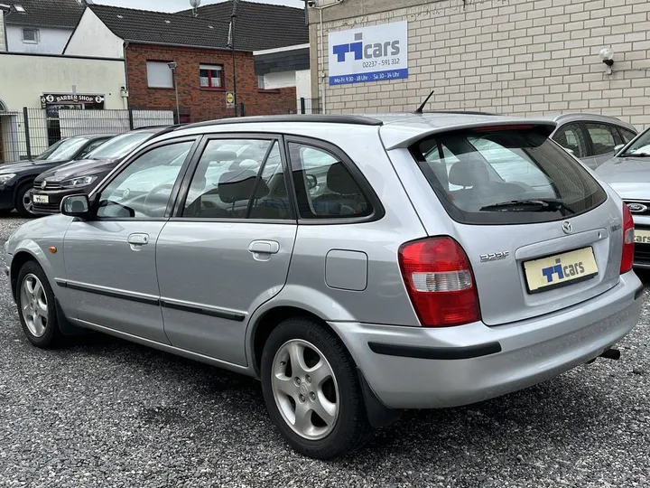 Mazda 323