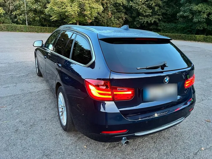 BMW 320