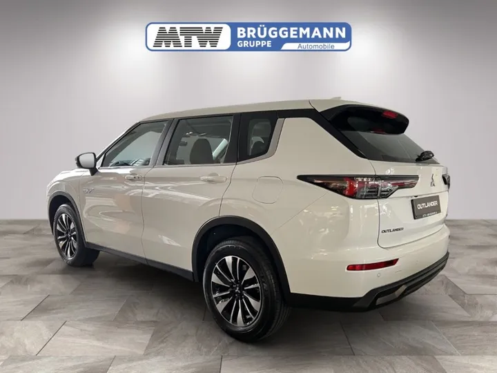 Mitsubishi Plug-in Hybrid Outlander