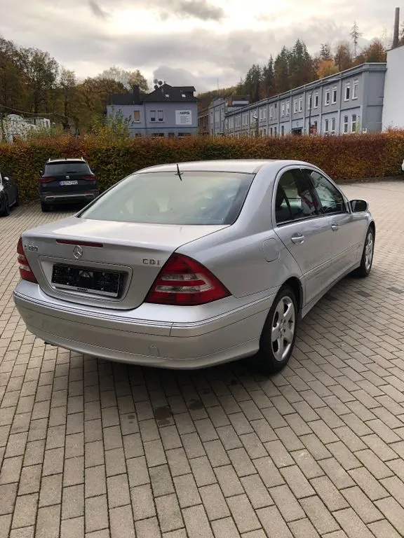 Mercedes-Benz C 220