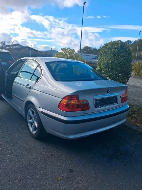 BMW 320