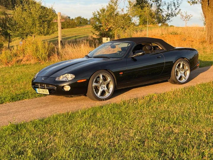 Jaguar XK8