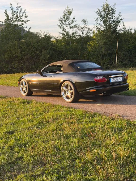 Jaguar XK8