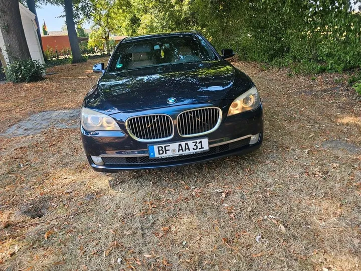 BMW 730