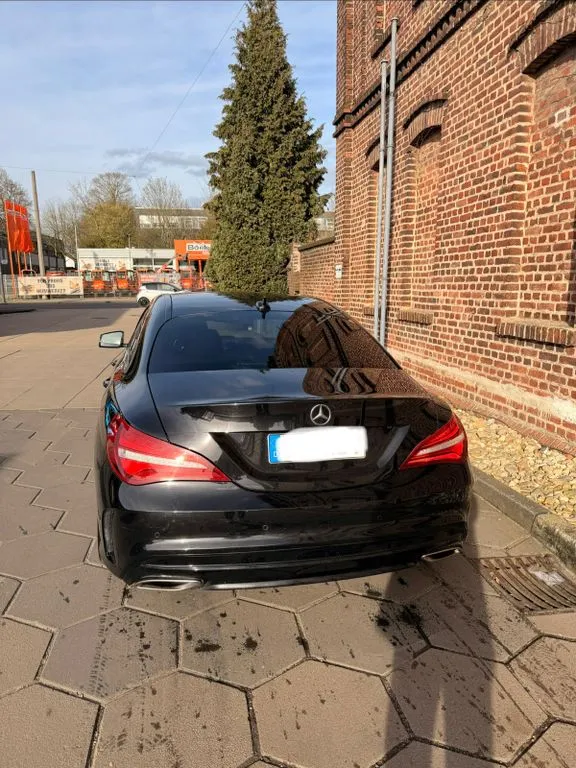 Mercedes-Benz CLA 200