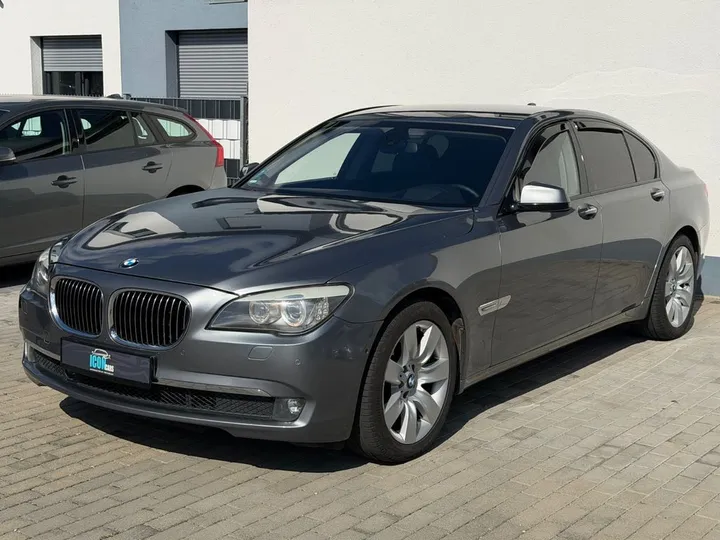 BMW 730