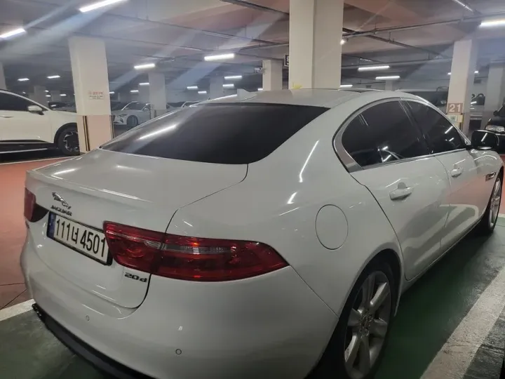 Jaguar XE
