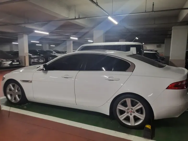 Jaguar XE