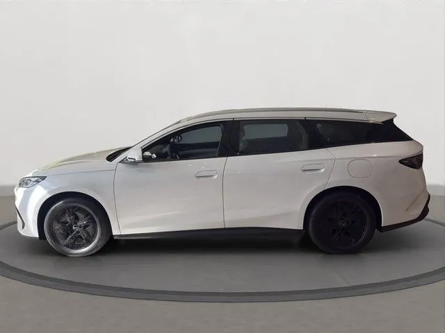 BYD SEAL 6