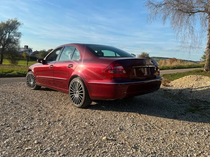 Mercedes-Benz E 200