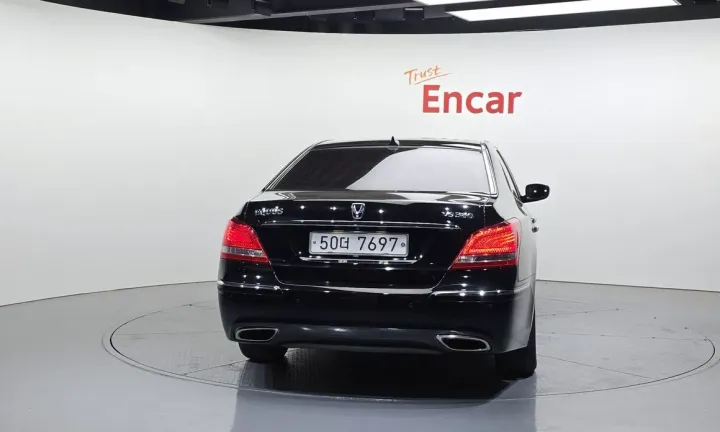 Hyundai Equus