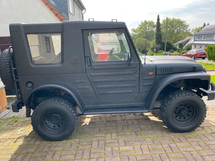 Suzuki LJ