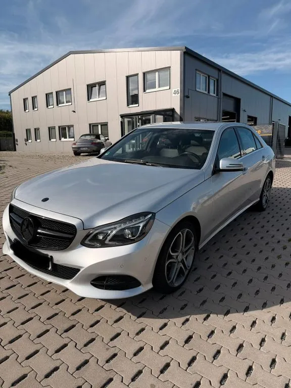Mercedes-Benz E 200