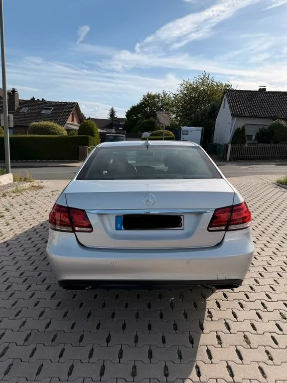 Mercedes-Benz E 200