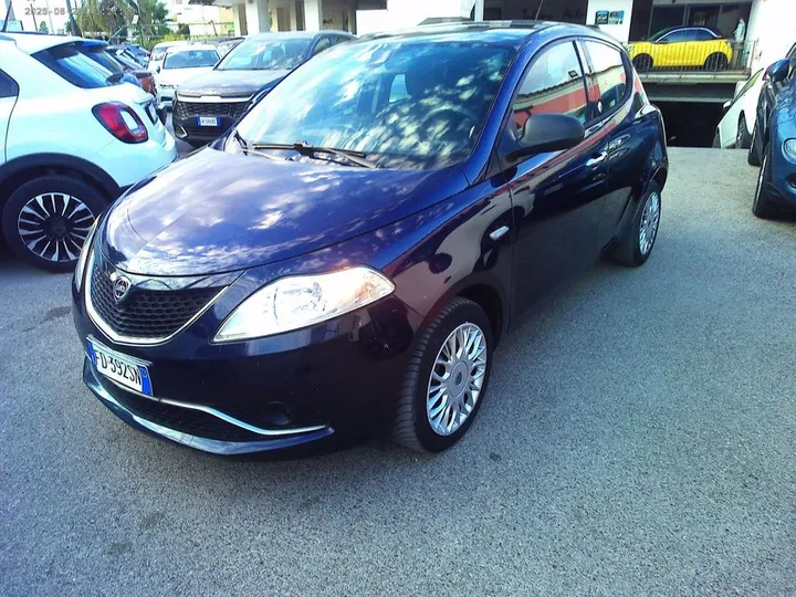 Lancia Ypsilon