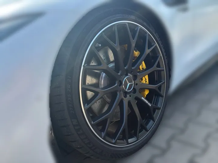 Mercedes-Benz SL 63 AMG