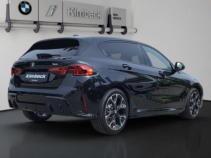 BMW 120