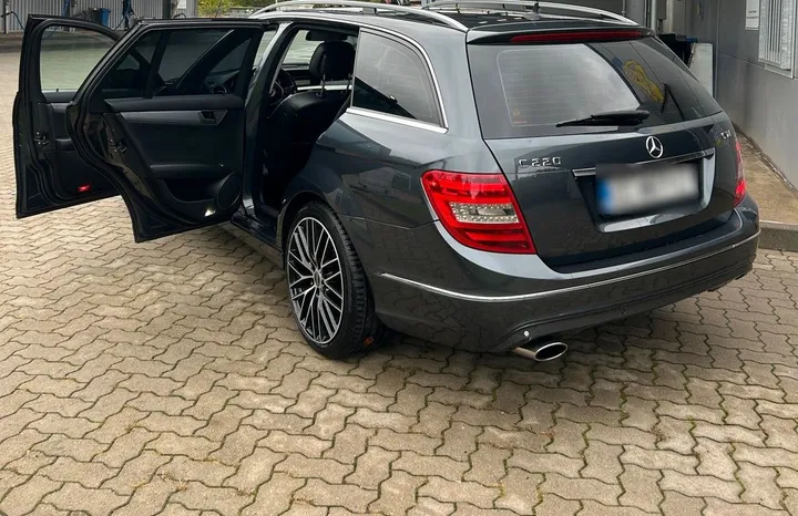 Mercedes-Benz C 220