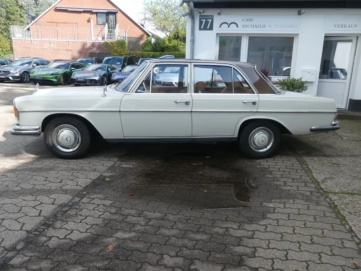 Mercedes-Benz 280