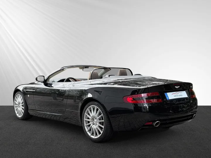 Aston Martin DB9