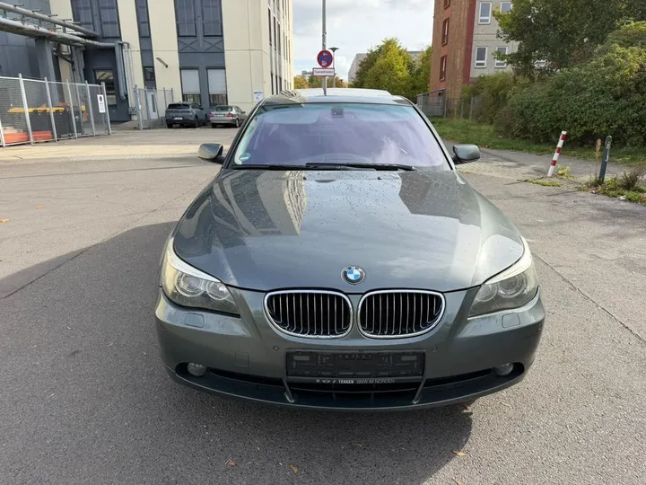 BMW 523