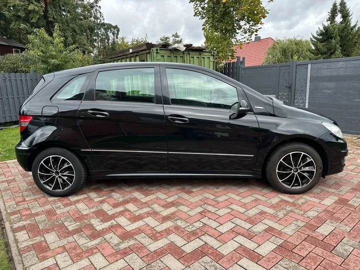Mercedes-Benz B 170
