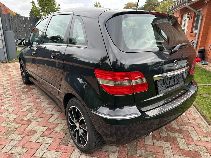 Mercedes-Benz B 170