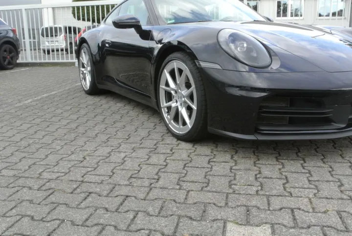Porsche 992