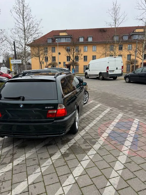 BMW 330