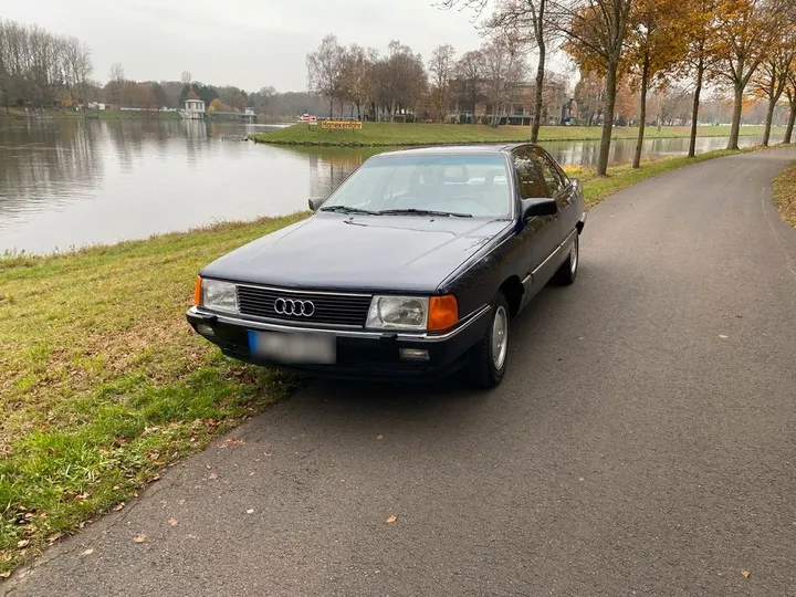 Audi 100