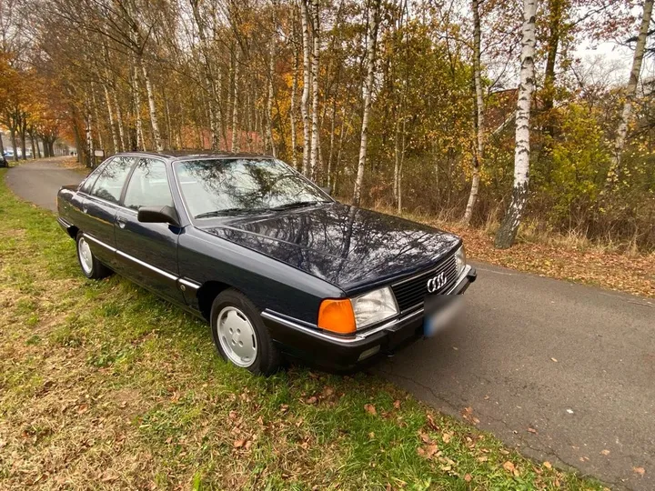 Audi 100