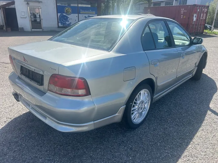 Mitsubishi Galant