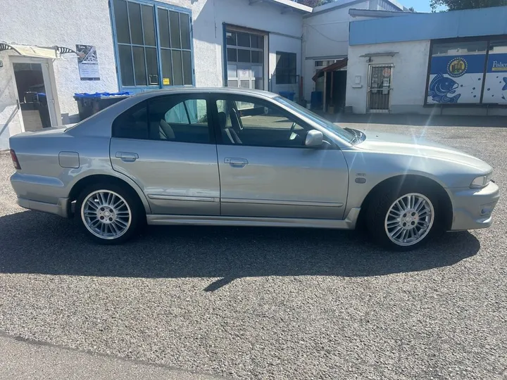 Mitsubishi Galant