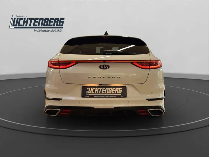 Kia pro cee'd / ProCeed